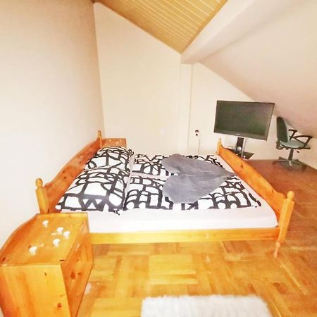 Apartman Poirot Balcony Erd Exterior foto